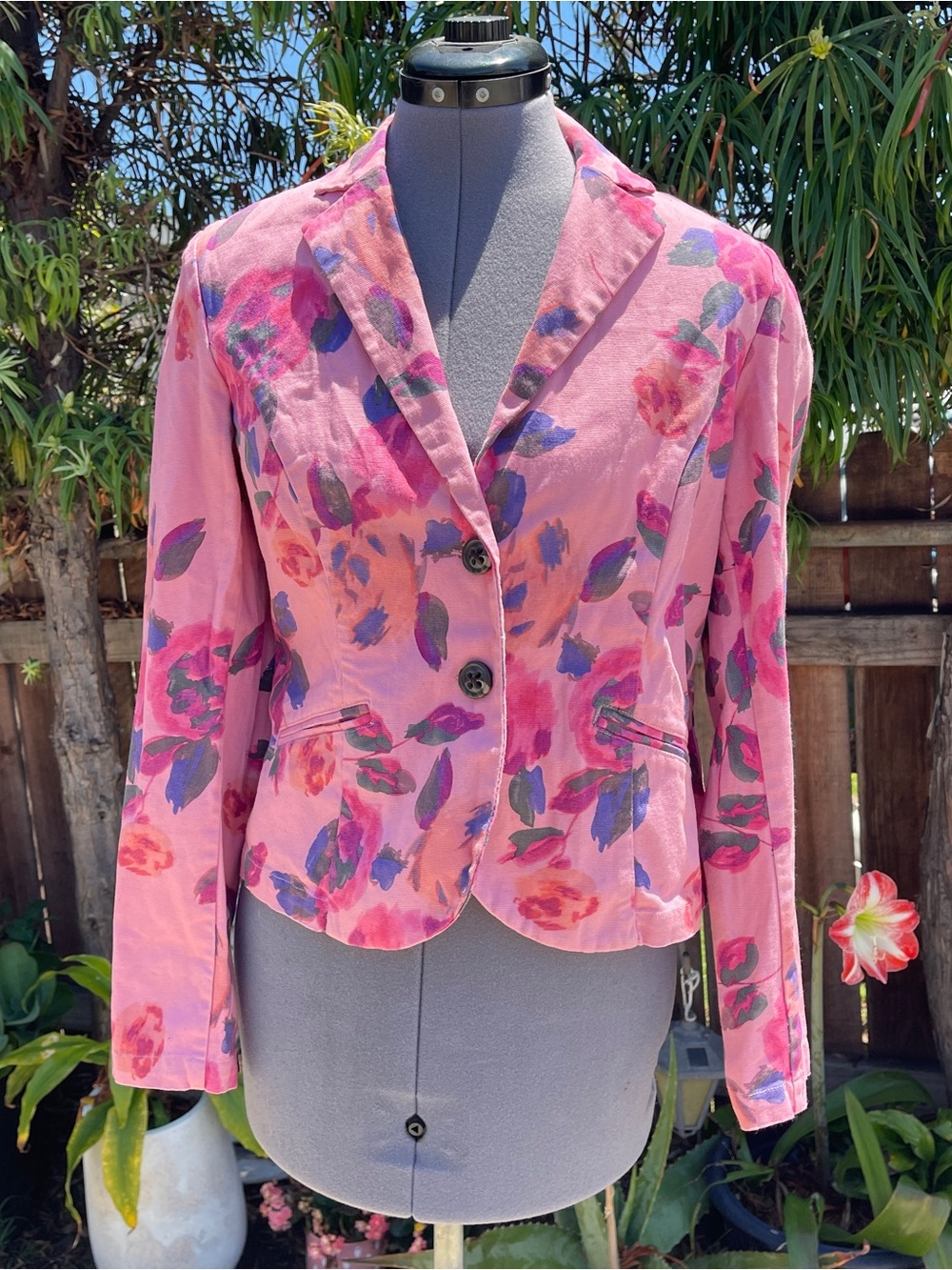 CAbi  Floral Blazer Jacket siz 6